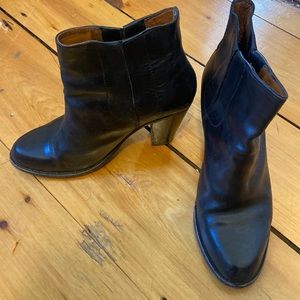 Black leather heeled Frye ankle boots